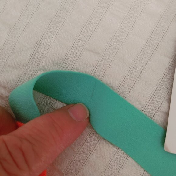 NWT  VICTORIA'S SECRET SPORTS CRISS CROSS SPORTS BRA 32B - Picture 12 of 12